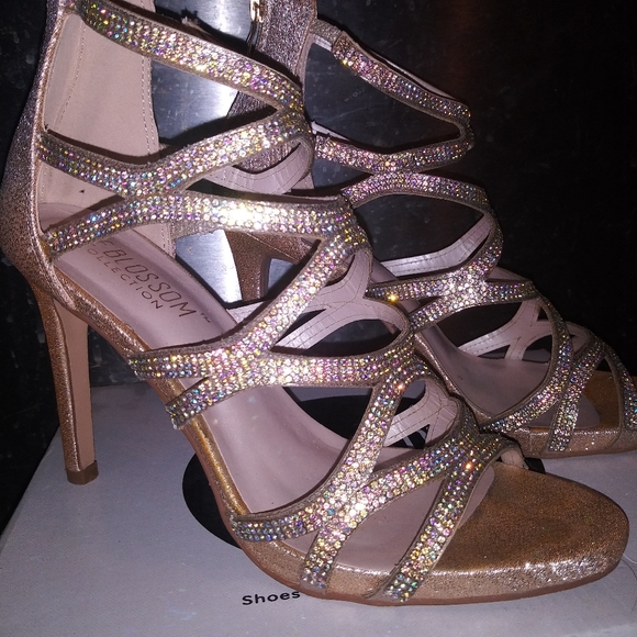 Heels - Picture 3 of 3